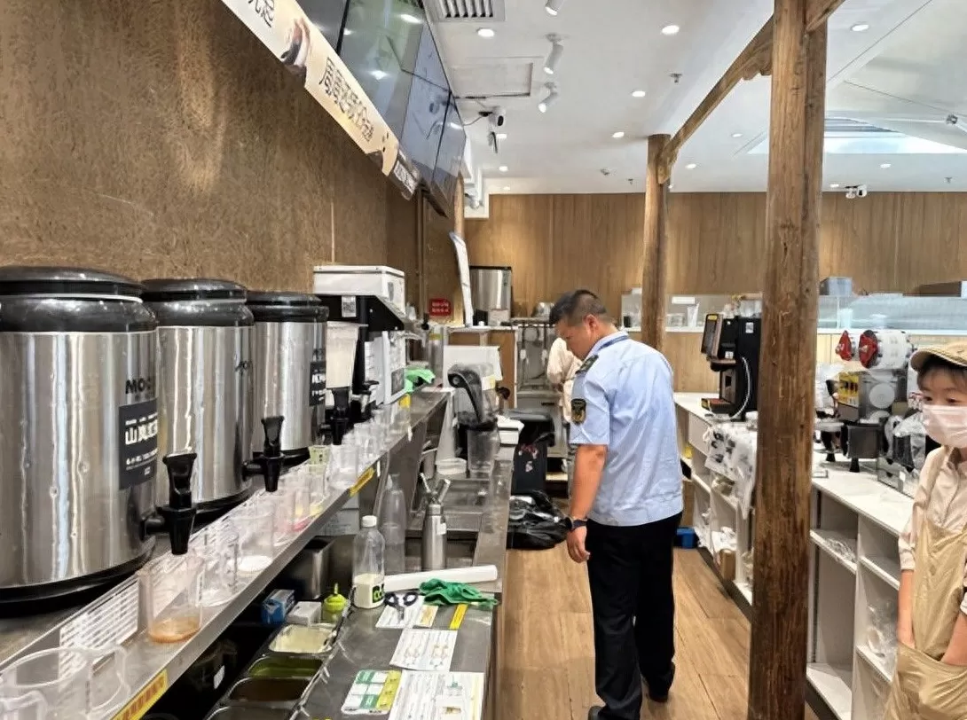 饮品店专项检查 山西太原晋源区市场监管局开展奶茶类饮品店专项检查