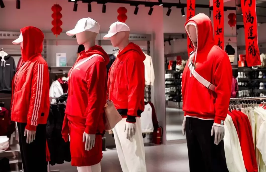 男装网店加盟店 雅戈尔,服装界的“异类行星”