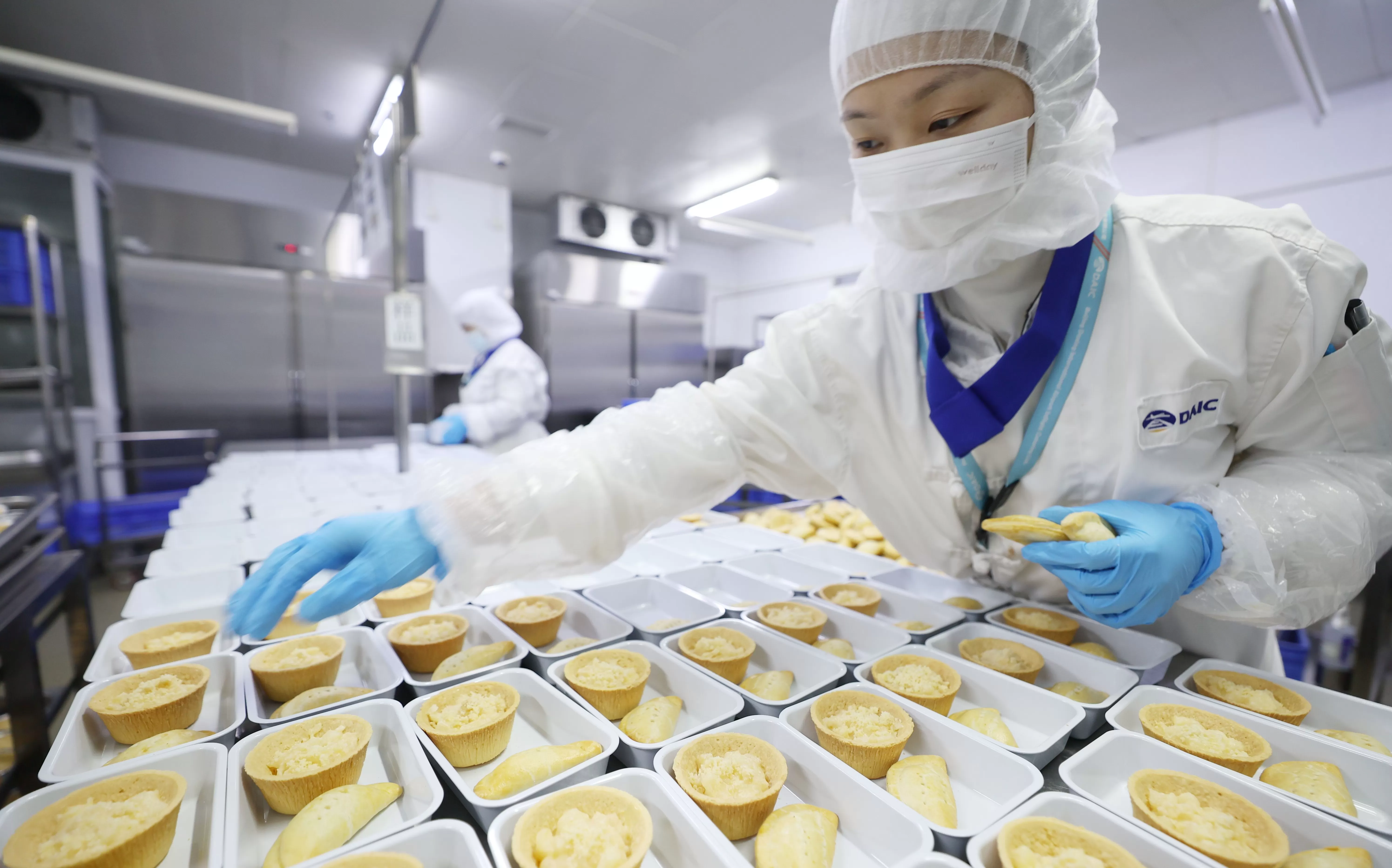 食盒记香菇鸡汤拉面一箱几盒 没派发完的飞机餐去哪了?记者探访