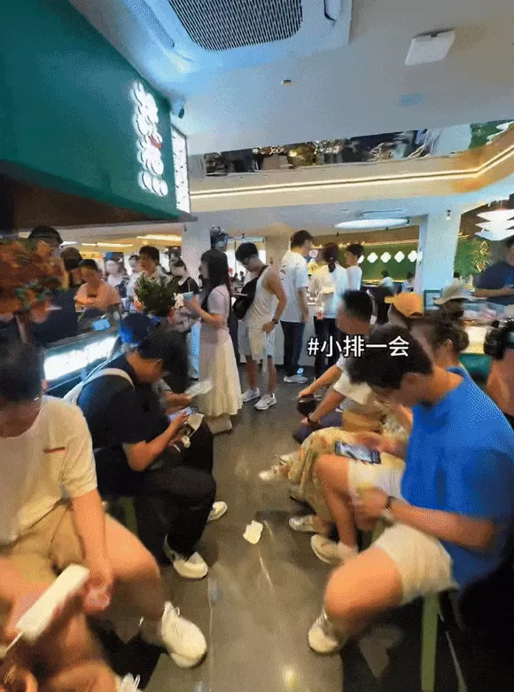 饮品店平面布局图 卷不卷,云南高中地理这道题,看奶茶店布局,回答6-9题,你会吗
