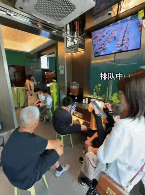 饮品店平面布局图 卷不卷,云南高中地理这道题,看奶茶店布局,回答6-9题,你会吗