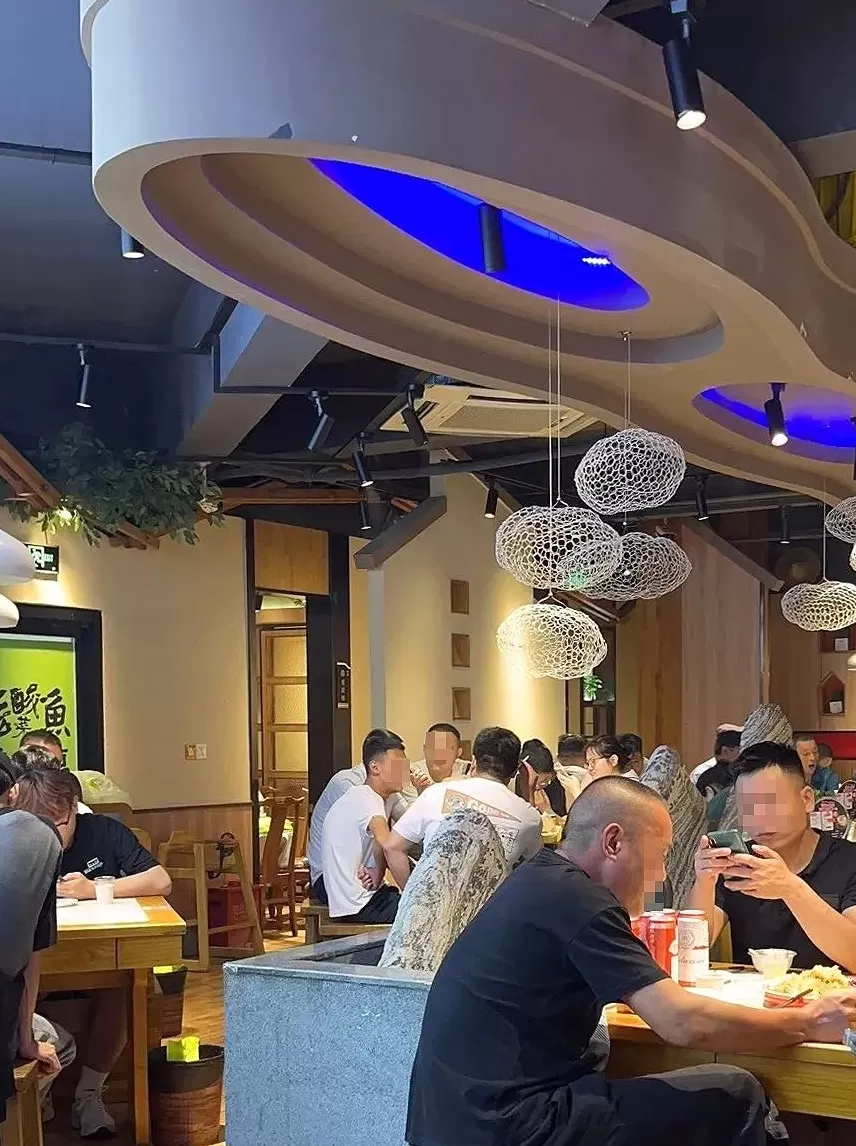 饮品店平面布局图 卷不卷,云南高中地理这道题,看奶茶店布局,回答6-9题,你会吗