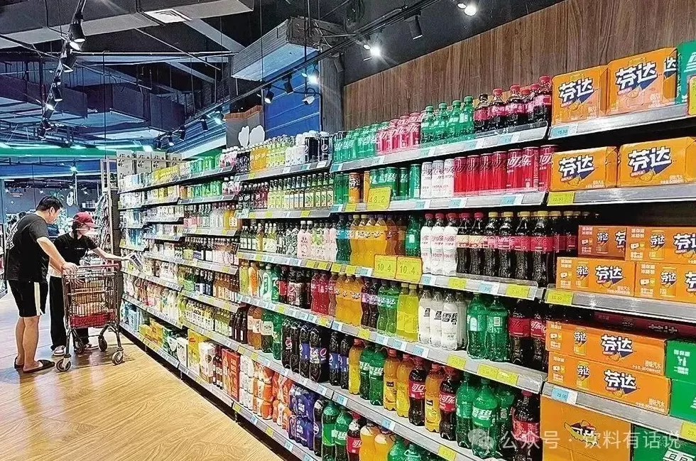 饮品店地推活动 瓶装饮市场打响“冰柜战争”,业务员推广一台可拿到200元奖励!