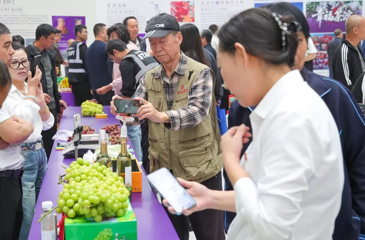 饮品店地推活动 瓶装饮市场打响“冰柜战争”,业务员推广一台可拿到200元奖励!