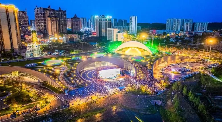 现举办优惠活动 品质好,优惠多!2025重庆首届臻享商惠节在渝中启幕