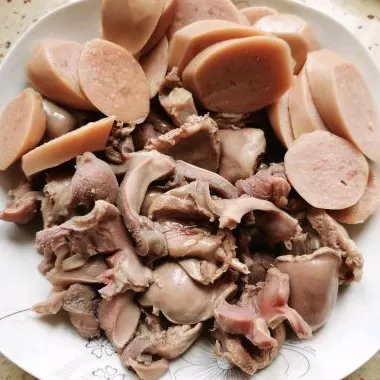 火锅店饮品展示黄瓜 做好夏天的小火锅“冒菜”,有色有香又有味