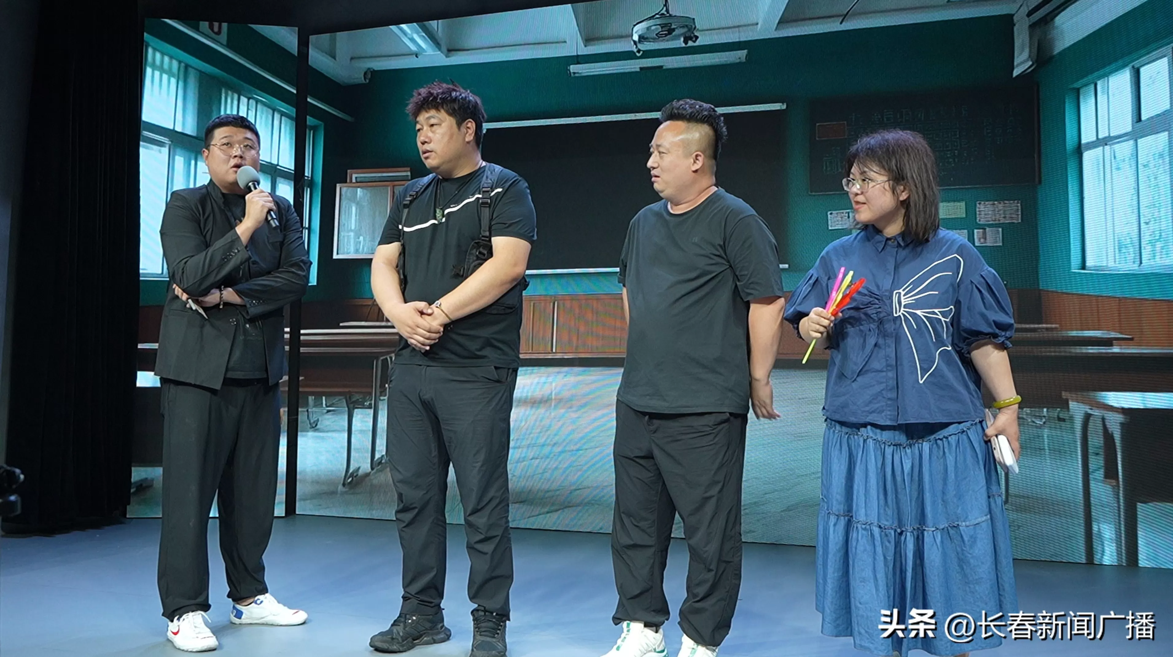 电视背景墙加盟长春 雪饼猴惊喜加盟!长春春京西剧说剧场首发剧《喜都电台》爆笑启幕