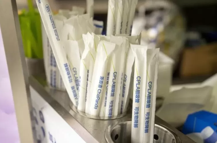 饮品店隔渣池 茶饮企业暗战三四线,闭店率最高达60%,老加盟商为防新对手“自我加密”