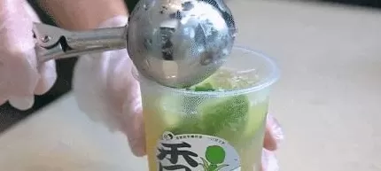 饮品店的店内环境 卷不卷,云南高中地理这道题,看奶茶店布局,回答6-9题,你会吗