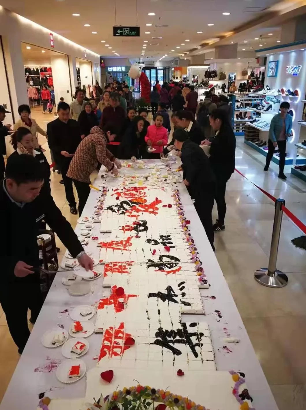 绘本男装有网店吗 您还记得人民商场感恩节吗?今年比“进价”更实惠,赶紧带家人一起来逛逛