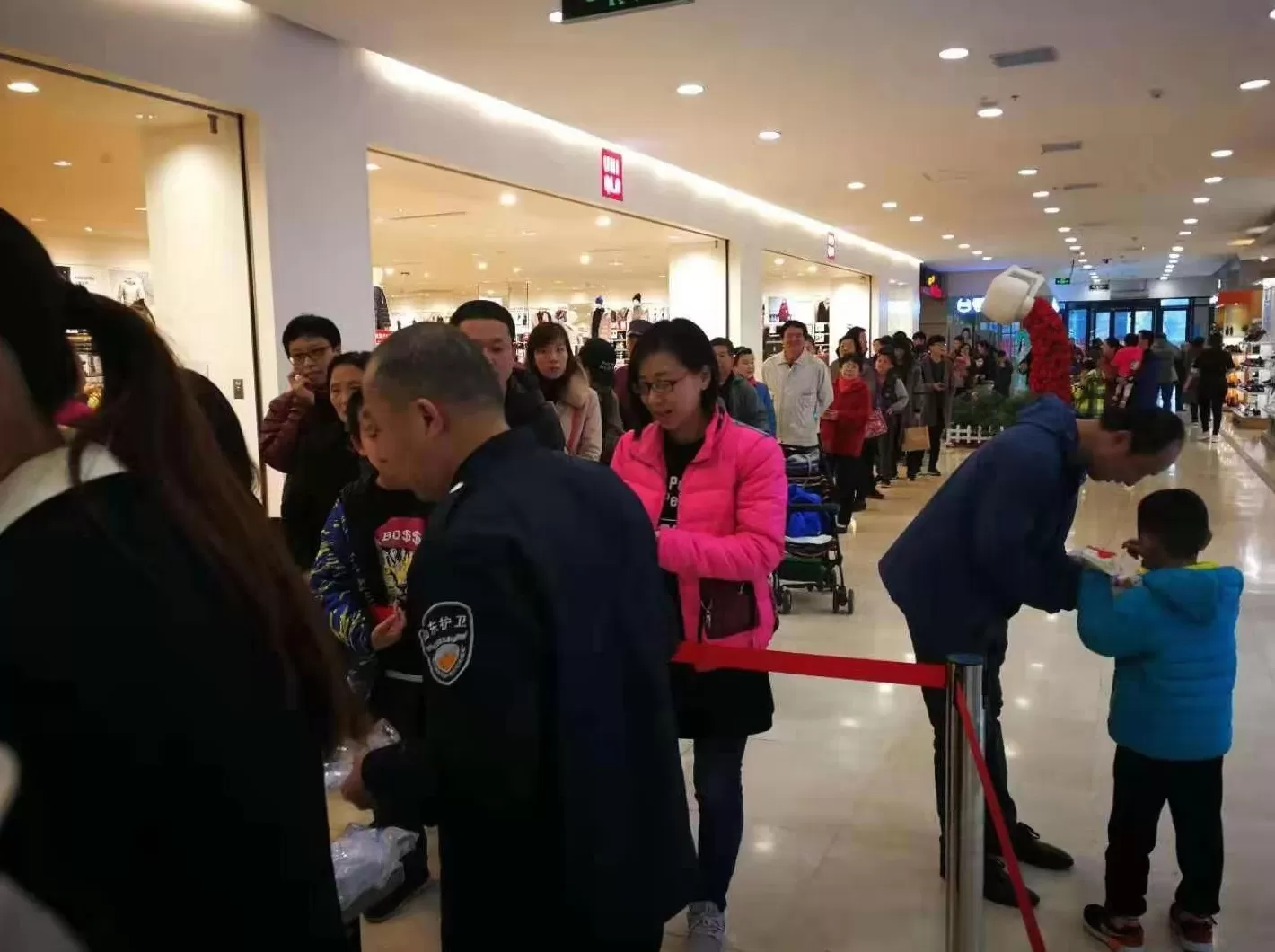 绘本男装有网店吗 您还记得人民商场感恩节吗?今年比“进价”更实惠,赶紧带家人一起来逛逛