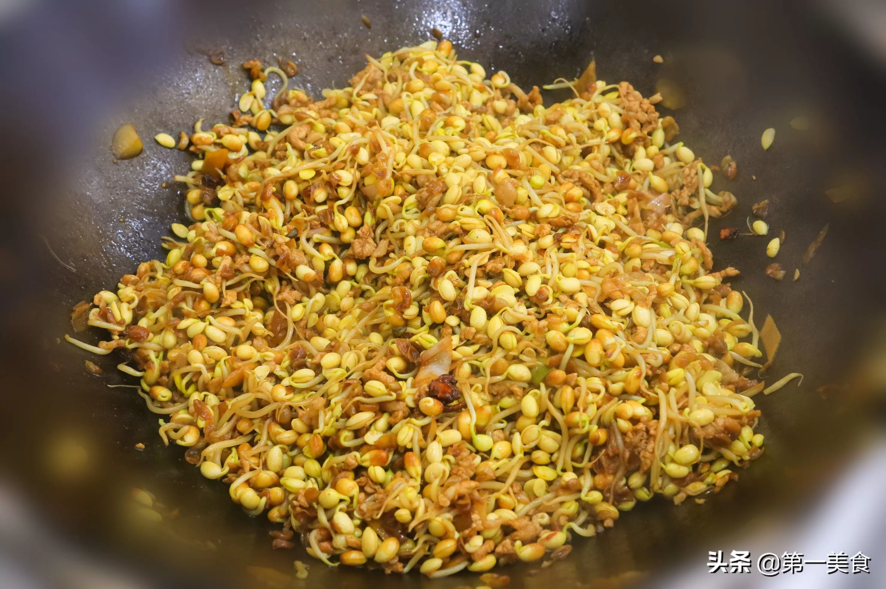 豆芽在线观看免费高清电视剧 厨师长做一道小炒黄豆芽,地道农家菜,越嚼越香,家里最常吃