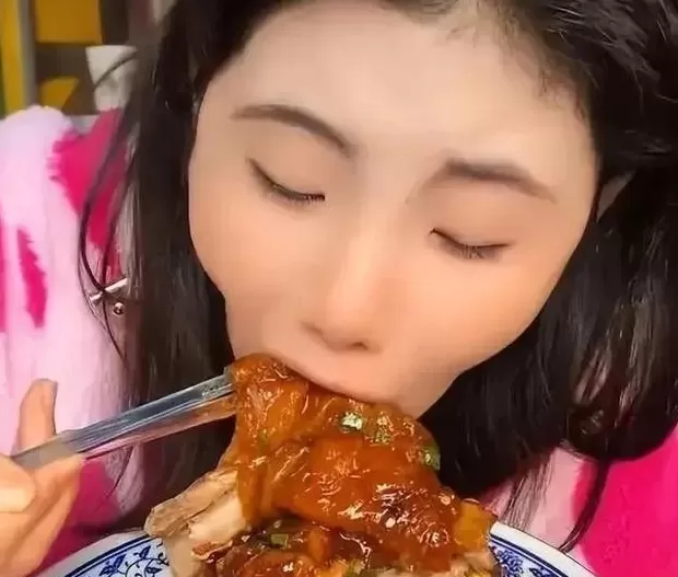 疯狂抄手是啥 摩天·活力城:撩人心弦的迷人夜景
