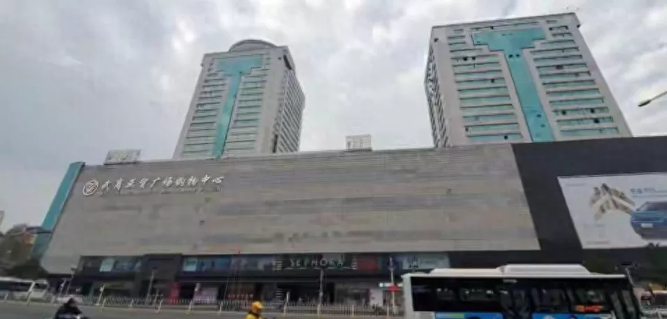 饮品店没客流 日均客流暴跌6成！别在怪电商，商场的“病根”其实在自己身上