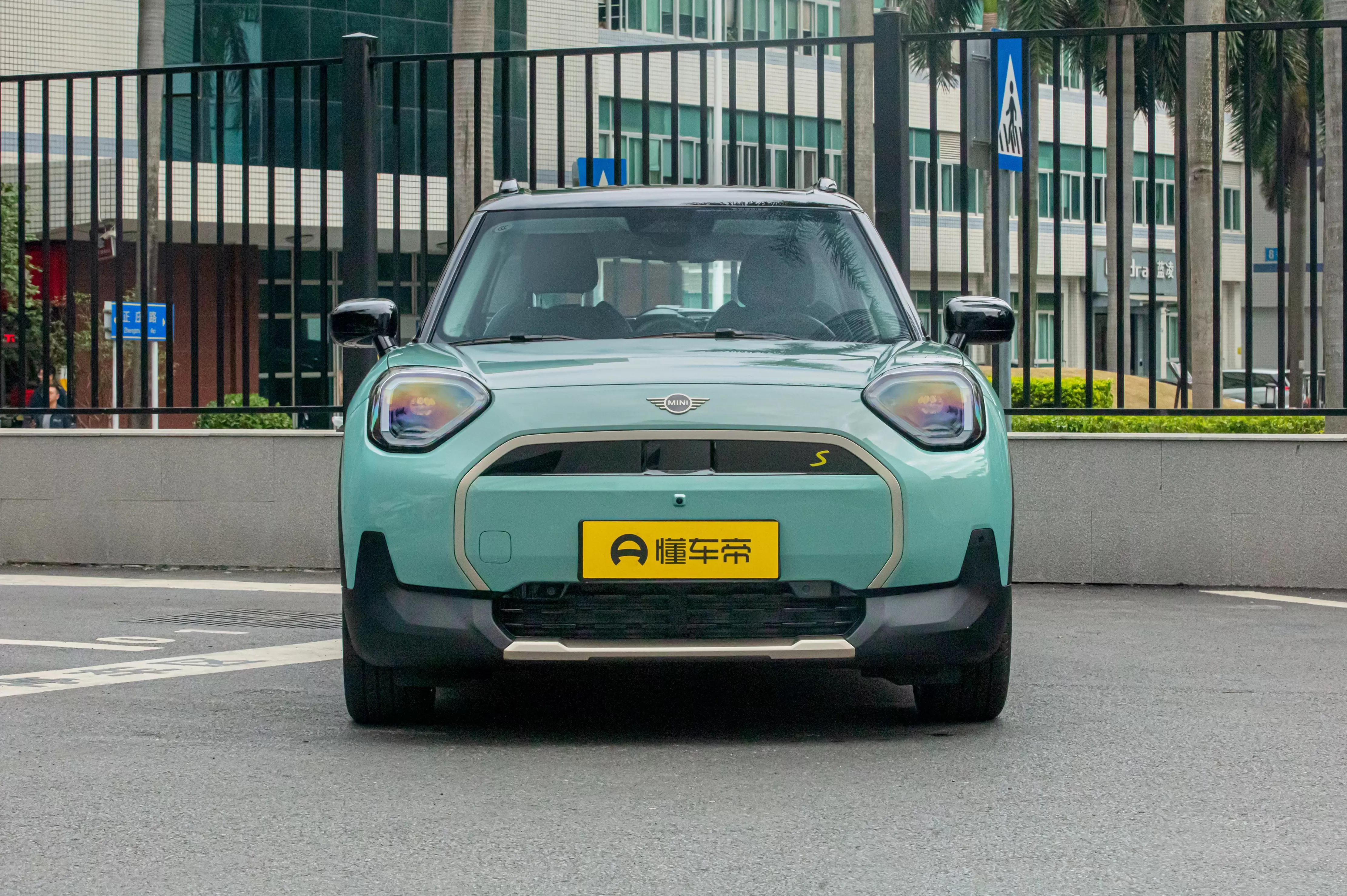 电动汽车代理多款车型 新车 限时价2389万元,电动MINI ACEMAN“盛装舞步”限定套装发布