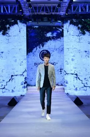 波司登男装代理 波司登成韩国BUGUN FNC中国区总代理