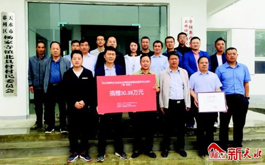 鄂尔多斯男装代理 卓雅服饰:演绎浪漫经典