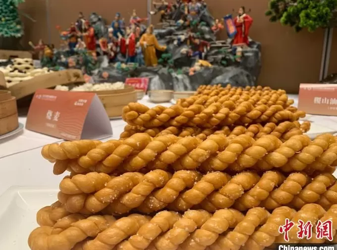 顺溜削面对比兰州拉面 这些面食为何火遍全国？图3