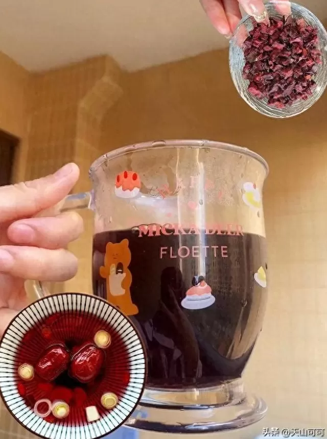 饮品店龙眼饮品怎么做 龙血果干的正确泡法，教你健康饮品轻松搞定！