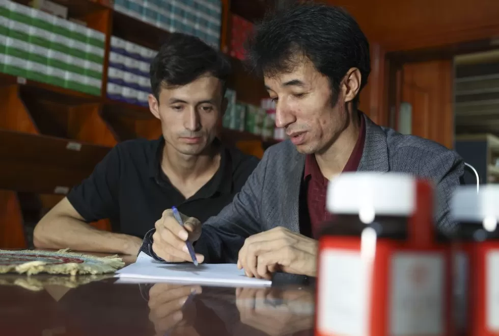 创办校园饮品店计划任务书600字 文化中国行·匠心记丨自治区周年庆系列之和田药茶:药食同源香丝路