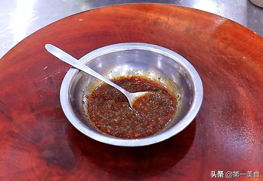 鸡扒和鸡排是一样的吗 不到6块钱!快试试谷言新出的大鸡排,喷香多汁!煎一煎搞定!