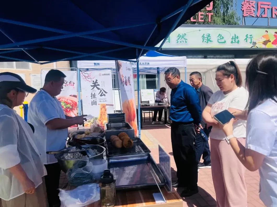 顺溜刀削面(平遥一部) 山西高速公路服务区:暑期经济燃旺旅途“烟火气”