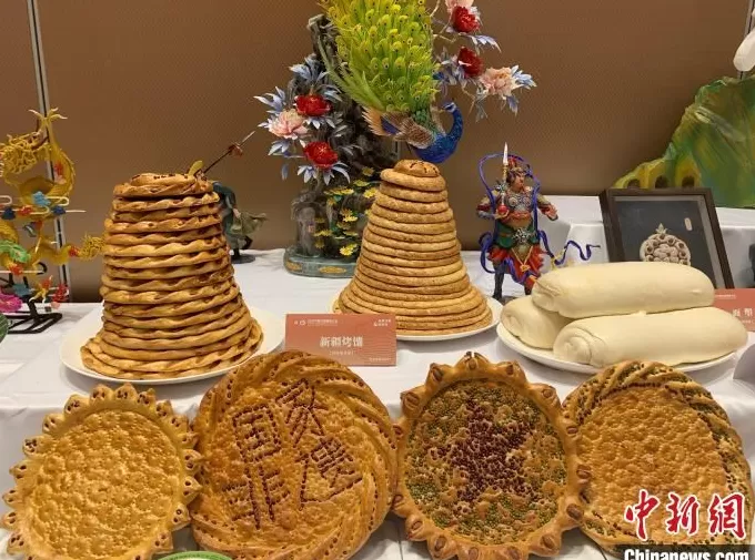 顺溜削面对比兰州拉面 这些面食为何火遍全国?