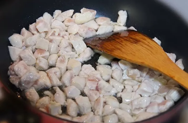 鸡排营养价值 明明是鸡身上最值得吃的肉,却总被人说柴,看完赶紧给它道歉