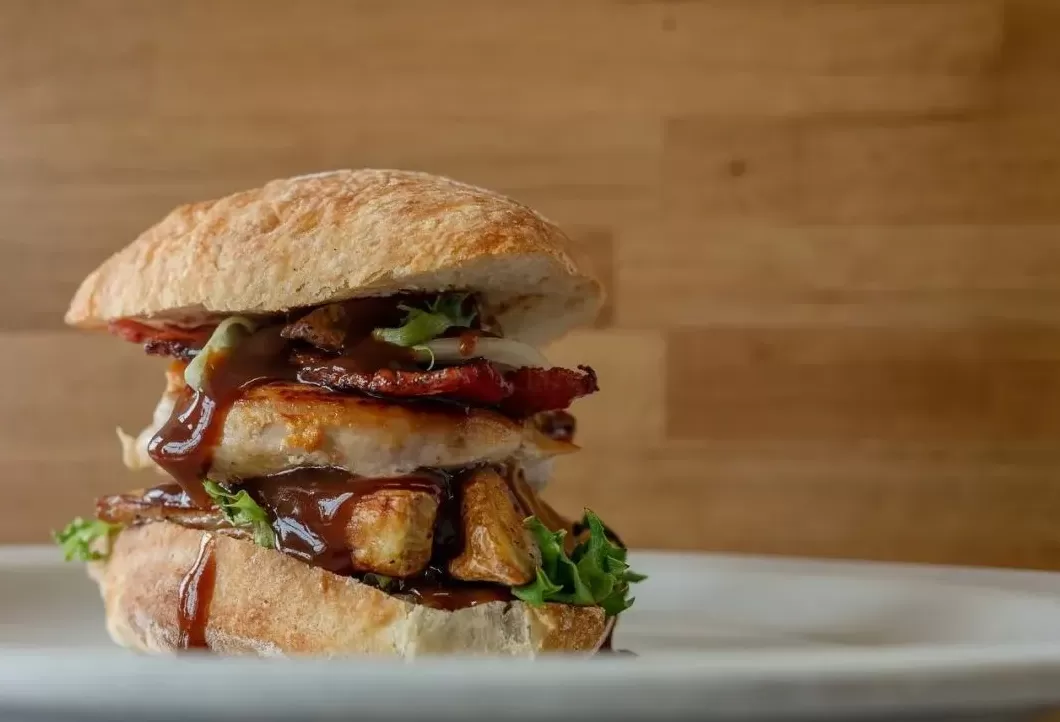 鸡扒和鸡排是一样的吗 不到6块钱!快试试谷言新出的大鸡排,喷香多汁!煎一煎搞定!