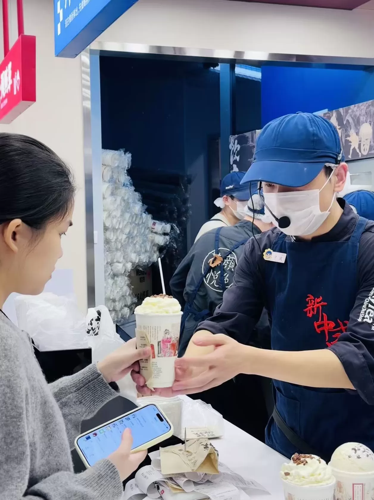 饮品店员工培训 新茶饮行业员工流动过快,多家品牌升级人才战略